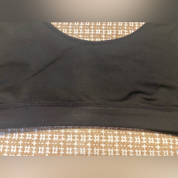 ALO Yoga Ambient Logo Sports Bra Black With White Logo Medium EUC - Picture 7 of 8